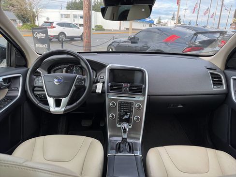 Used 2016 Volvo XC60 T5 Premier image 24
