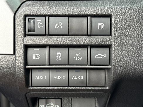Used 2025 Toyota Tacoma TRD Off-Road w/ TRD Off Road Premium Package AWD/4WD image 28