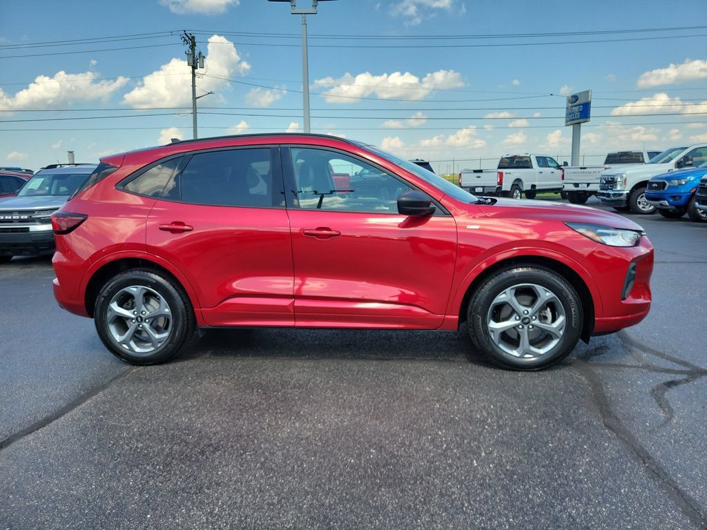 Certified 2023 Ford Escape ST-Line w/ Tech Pack #1 AWD/4WD image 3