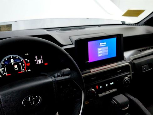 Certified 2025 Toyota Tacoma SR5 image 21