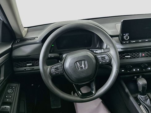 Used 2025 Honda Accord SE image 17