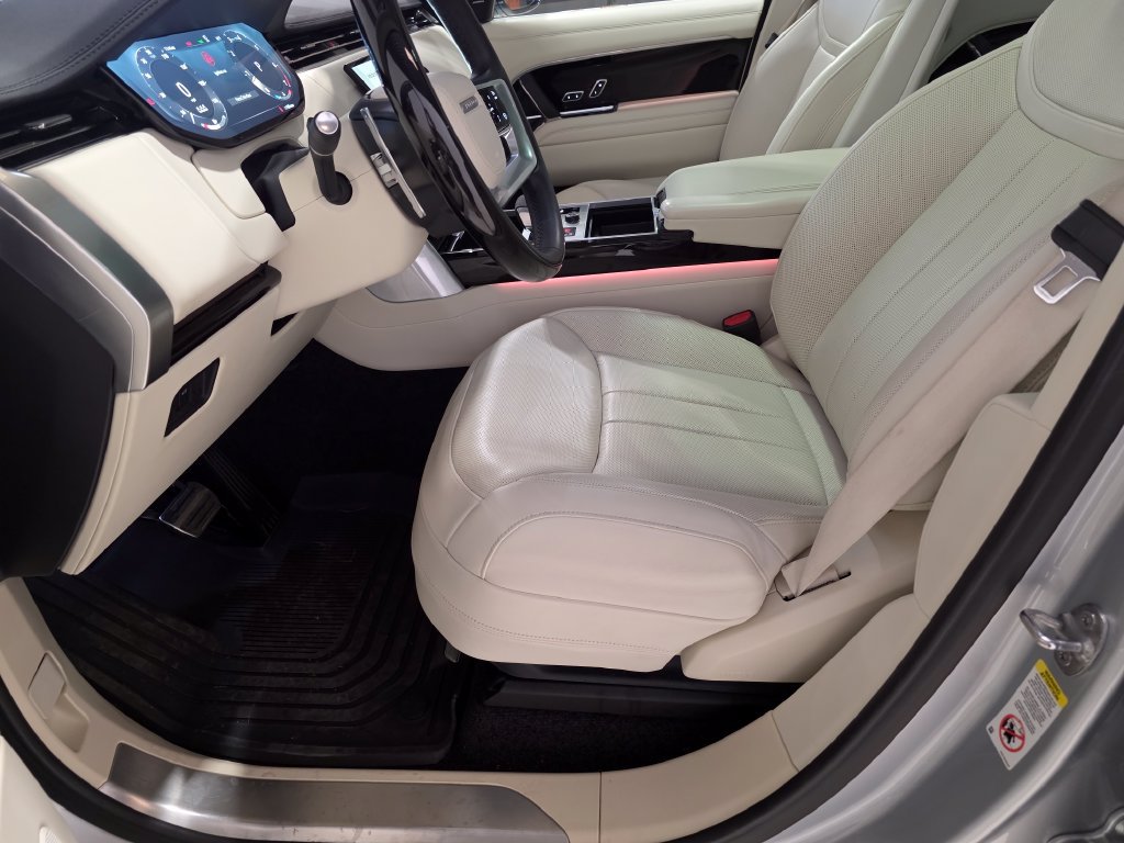 Certified 2023 Land Rover Range Rover SE AWD/4WD image 19