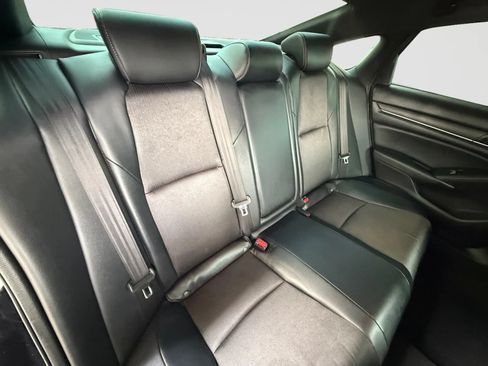 Used 2018 Honda Accord Sport image 18