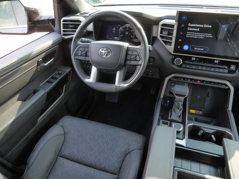 Certified 2025 Toyota Tundra Limited AWD/4WD image 9