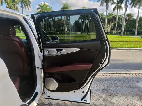 Used 2019 Lincoln Nautilus Black Label AWD/4WD image 35