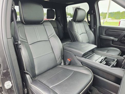 Used 2024 RAM 2500 Limited AWD/4WD image 17