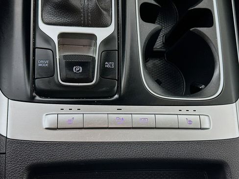 Certified 2024 Kia Carnival LX image 19