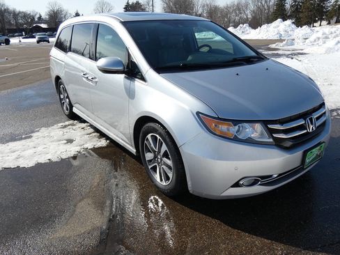 Used 2015 Honda Odyssey Touring Elite image 2