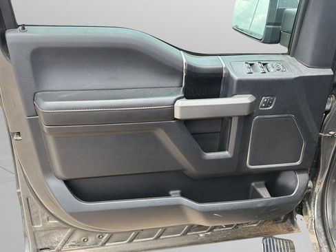 Used 2019 Ford F150 Platinum w/ Equipment Group 701A Luxury AWD/4WD image 20