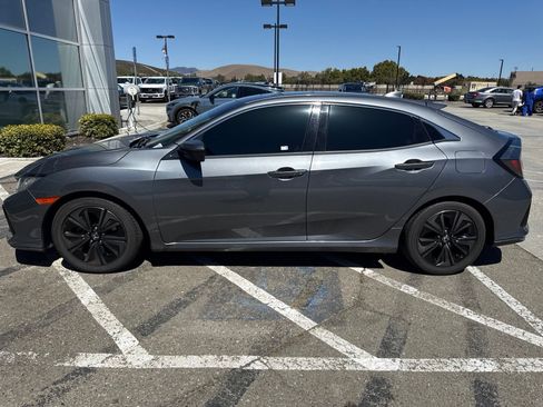 Used 2018 Honda Civic EX image 2