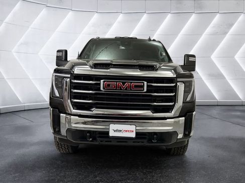 Used 2024 GMC Sierra 2500 SLE w/ SLE Convenience Package AWD/4WD image 2