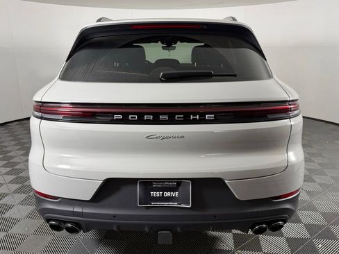 Certified 2025 Porsche Cayenne image 6