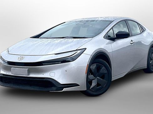 Used 2025 Toyota Prius LE FWD image 13