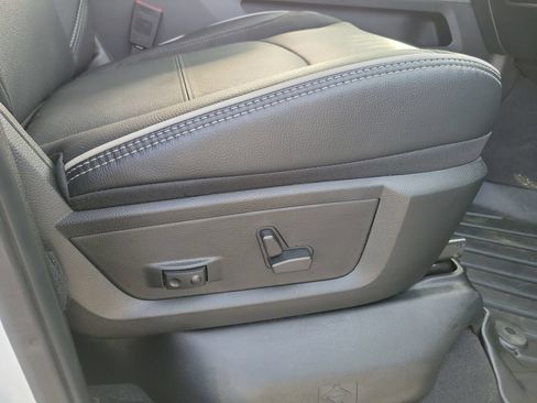 Used 2025 RAM 2500 Laramie AWD/4WD image 27