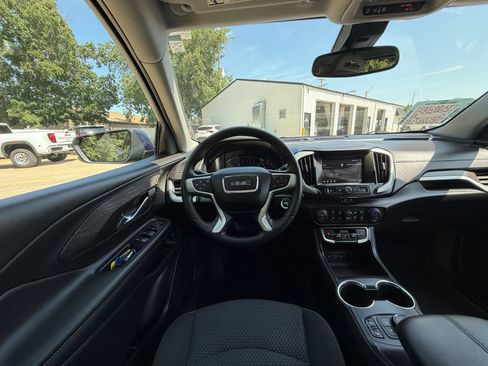 Used 2023 GMC Terrain SLE w/ Driver Convenience Package FWD image 24