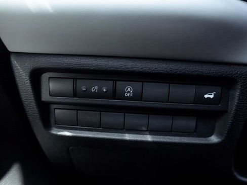 New 2026 Mitsubishi Outlander SE FWD image 17