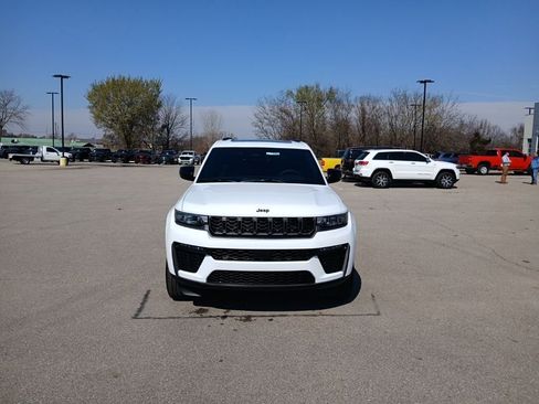 New 2026 Jeep Grand Cherokee L Limited image 2