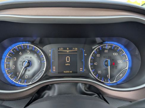 Used 2024 Chrysler Voyager LX FWD image 20