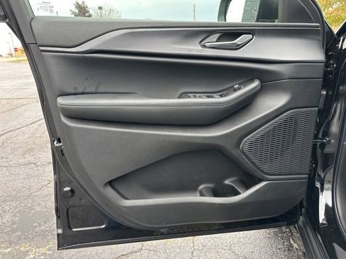 New 2025 Jeep Grand Cherokee L Laredo w/ Luxury Tech Group I image 22