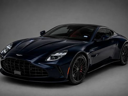 Used 2025 Aston Martin V8 Vantage Coupe RWD image 2