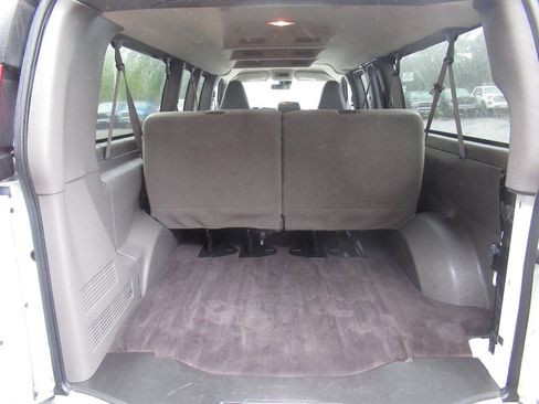 Used 2025 Chevrolet Express 3500 LT w/ LT Preferred Equipment Group RWD image 13