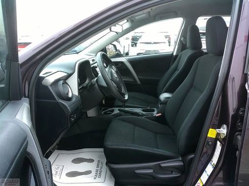 Used 2016 Toyota RAV4 LE image 18