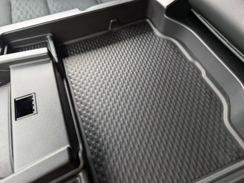 New 2026 RAM 1500 4x4 Crew Cab image 36