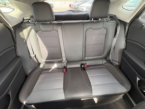 Used 2025 Chevrolet Trax LT image 37