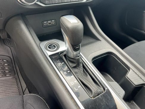 Used 2022 Nissan Sentra SV FWD image 17