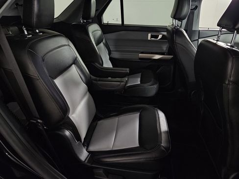 Used 2023 Ford Explorer XLT w/ Equipment Group 202A RWD image 29