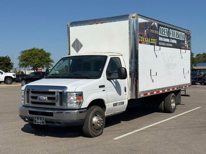 Used 2015 Ford E-350 and Econoline 350 Super Duty w/ Exterior Upgrade Package