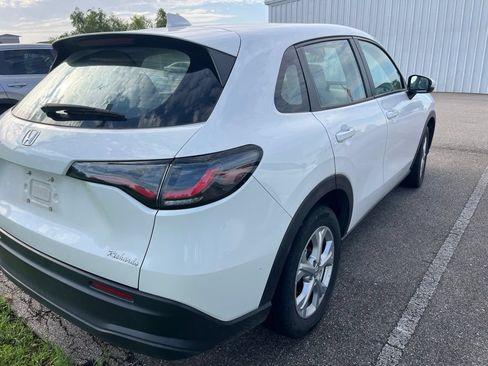 Certified 2025 Honda HR-V LX image 3