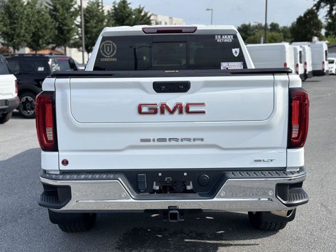 Used 2022 GMC Sierra 1500 SLT w/ SLT Premium Plus Package AWD/4WD image 11