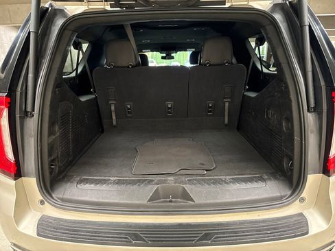 Used 2021 GMC Yukon XL SLT AWD/4WD image 8