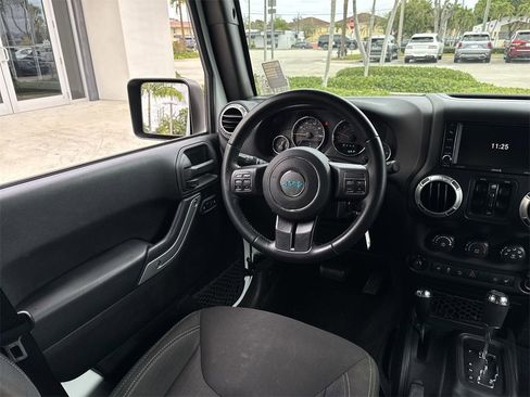 Used 2017 Jeep Wrangler Unlimited Sahara w/ Connectivity Group image 22