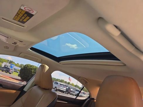 Used 2018 Lexus ES 350 w/ Luxury Package w/Wood Trim FWD image 16