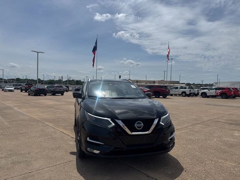 Used 2022 Nissan Rogue Sport SL w/ Premium Package AWD/4WD image 3