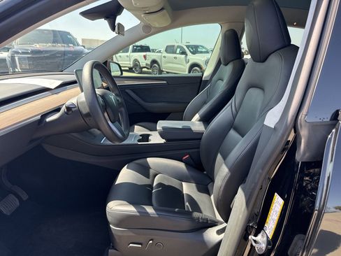 Used 2023 Tesla Model Y Long Range image 5