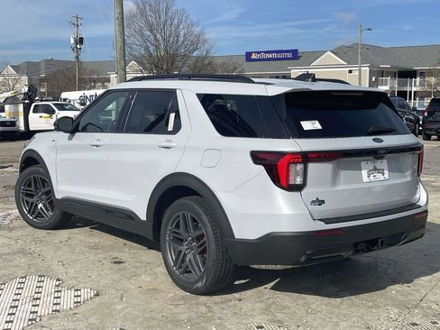 New 2026 Ford Explorer ST-Line w/ ST-Line Street Pack image 5