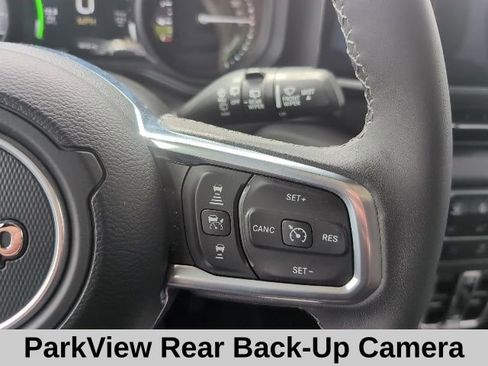 Used 2025 Jeep Wrangler Unlimited Sahara w/ Safety Group AWD/4WD image 8