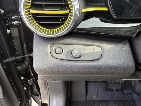 New 2026 Chevrolet Trax ACTIV w/ Driver Confidence Package image 21