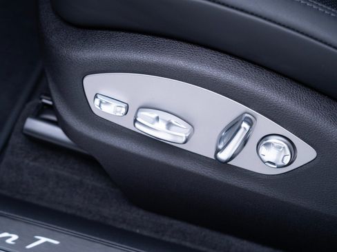 Certified 2026 Porsche Macan Turbo AWD/4WD image 16