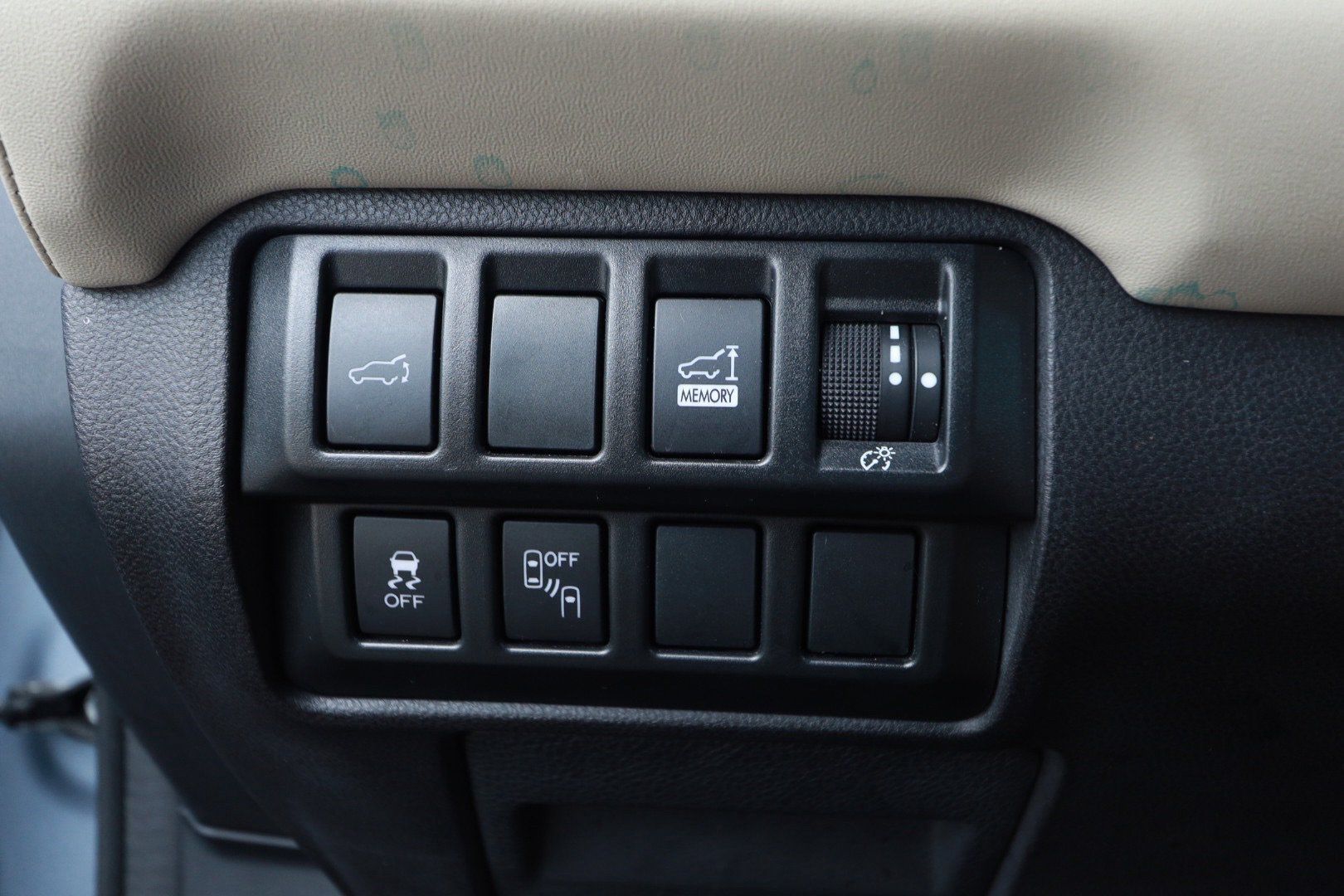 Used 2019 Subaru Ascent Limited AWD/4WD image 18
