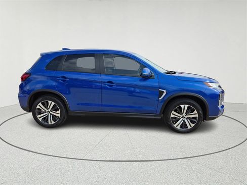 Used 2025 Mitsubishi Outlander Sport SE image 4