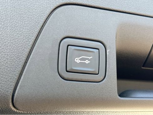 Certified 2022 Buick Envision Essence w/ Technology Package II image 32