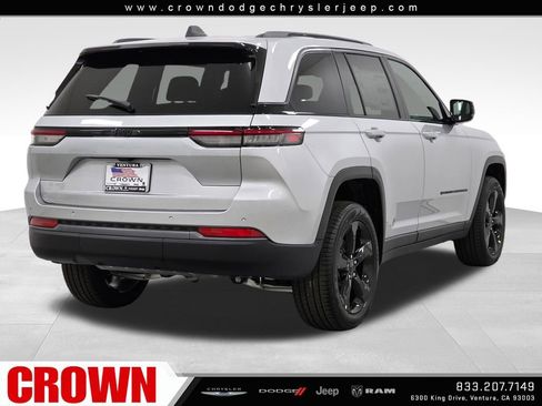 New 2026 Jeep Grand Cherokee Limited RWD image 5