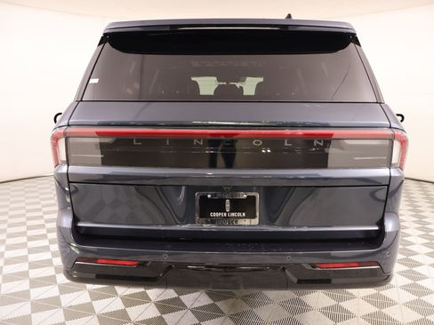 New 2026 Lincoln Navigator L Reserve AWD/4WD image 24