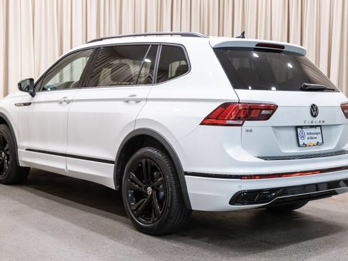 Certified 2024 Volkswagen Tiguan SE R-Line AWD/4WD image 5
