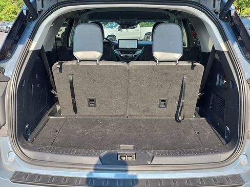 Used 2025 Ford Explorer Active w/ Active Comfort Package RWD image 13