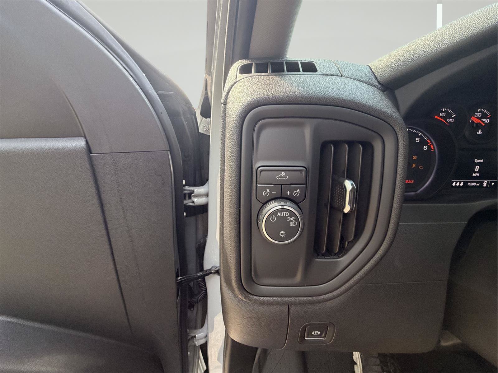 Used 2024 Chevrolet Silverado 1500 Custom w/ Turbomax Blackout Package RWD image 22